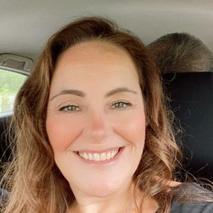 Meet your Posher, Marnie